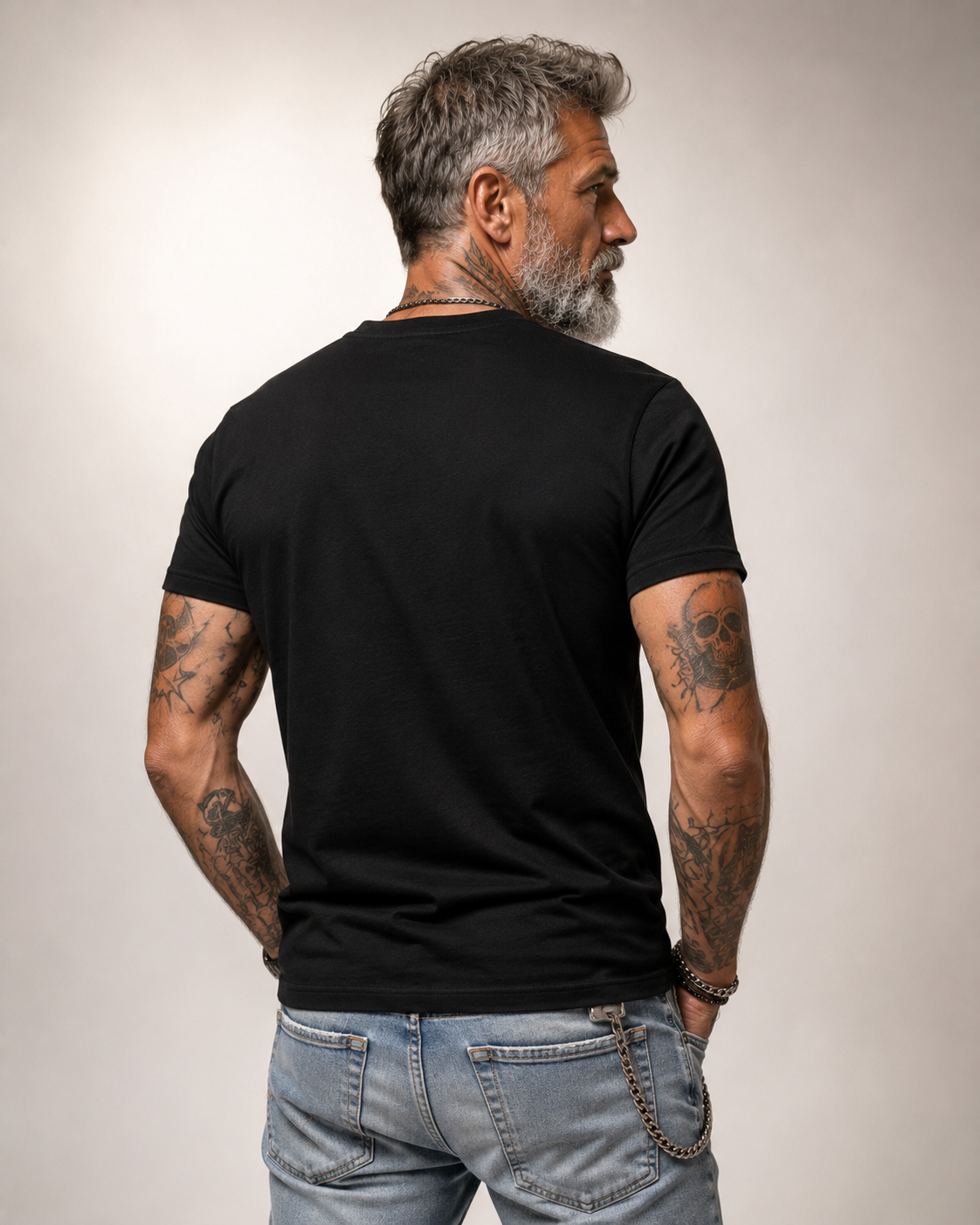 création 100% de mon design sur T-Sirt col V homme gamme premium